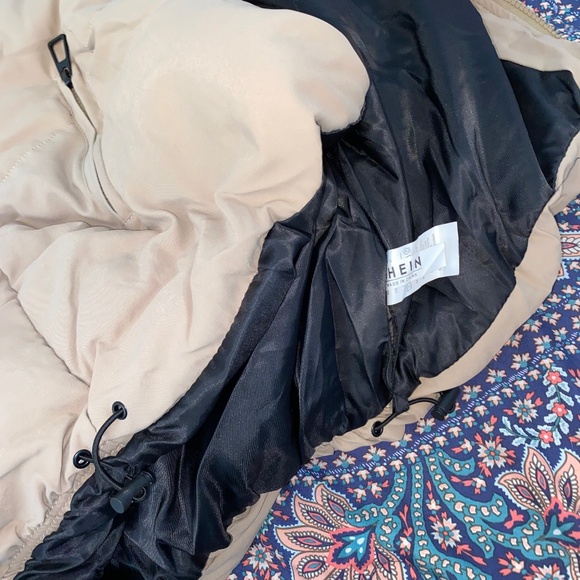 SHEIN Puffer Jacket - Picture 3 of 4